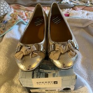 Sperry size 10